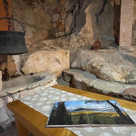 Cave Apartment Virpazar Exteriör bild