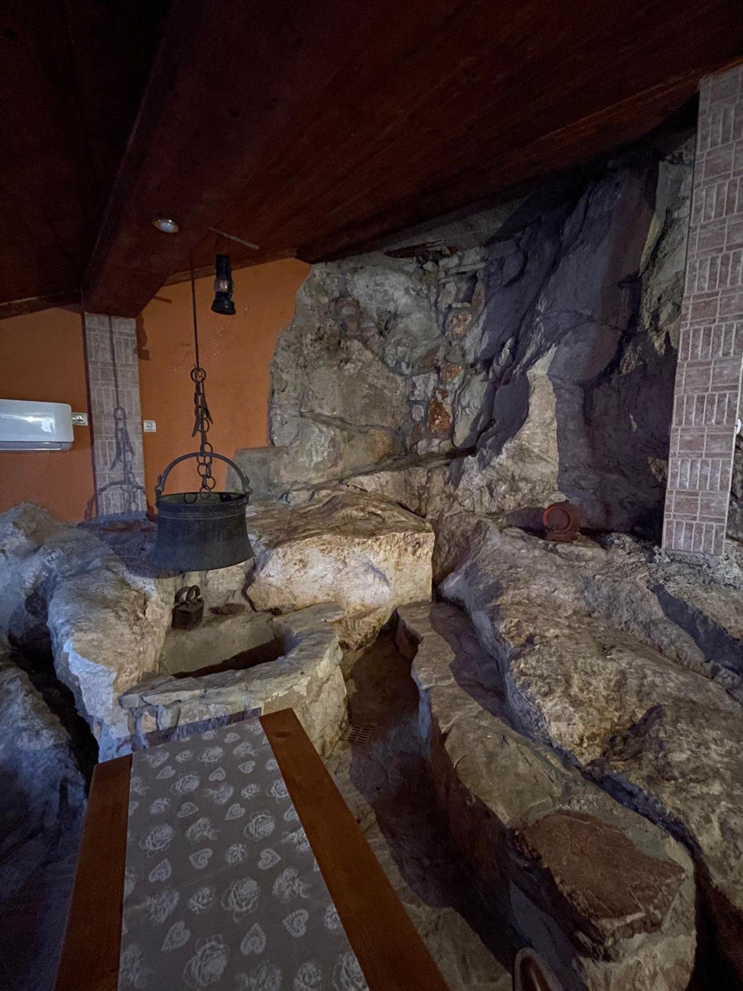 Cave Apartment Virpazar Exteriör bild