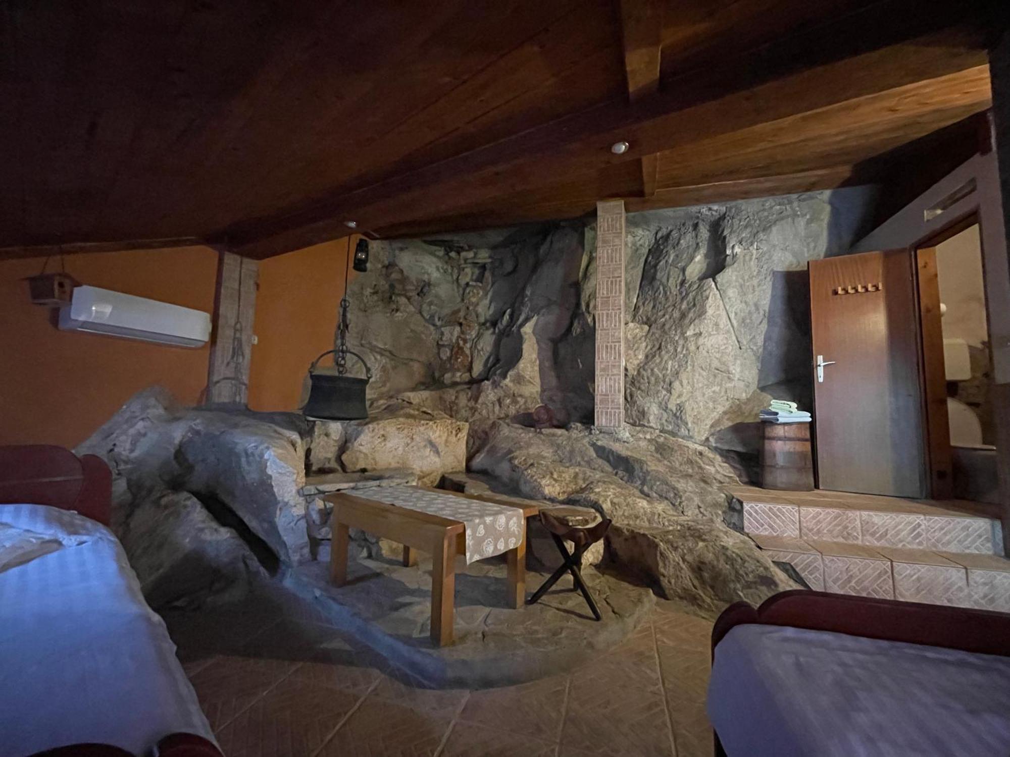 Cave Apartment Virpazar Exteriör bild